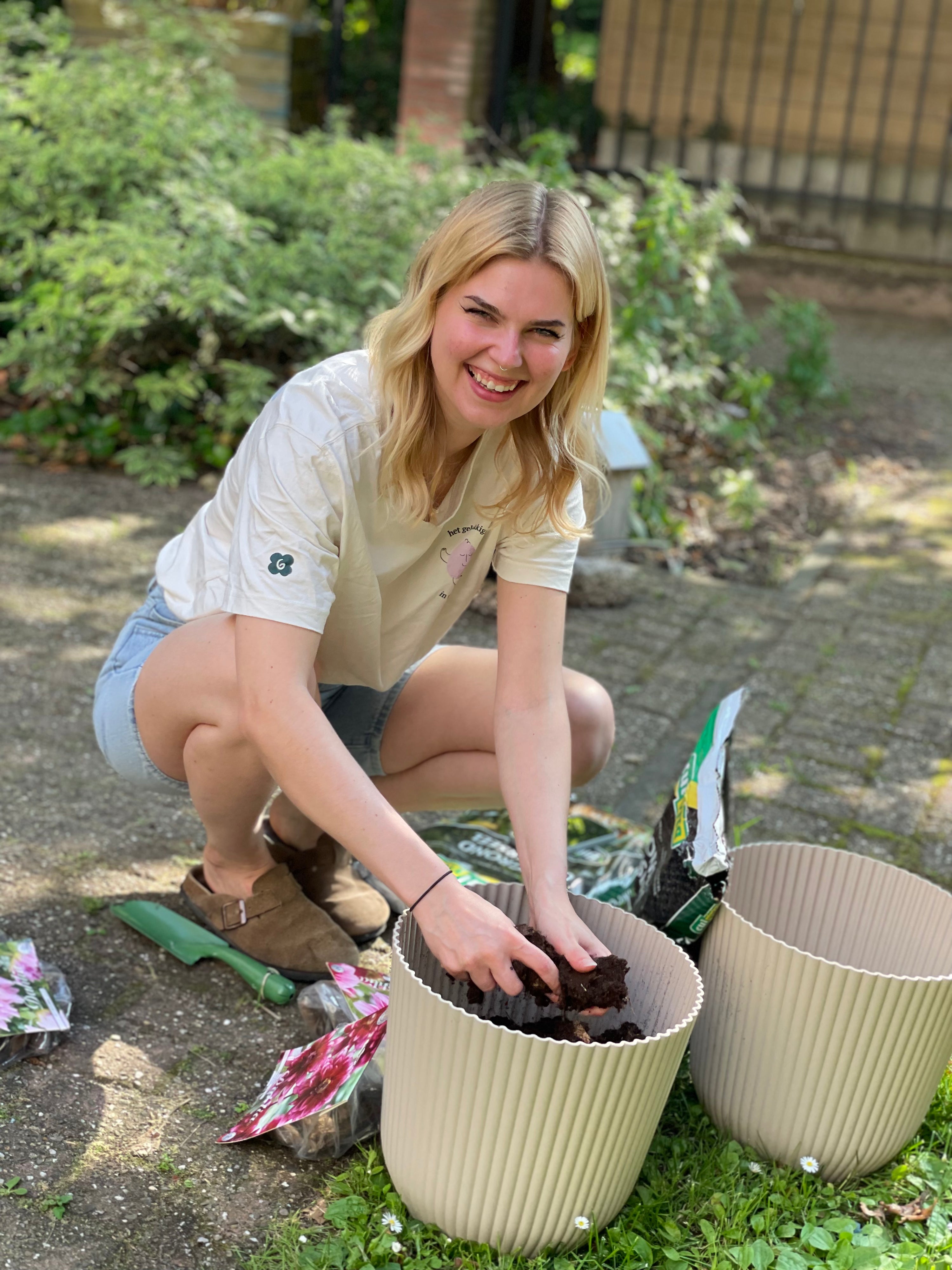T-shirt Het gelukkigst in mijn tuin